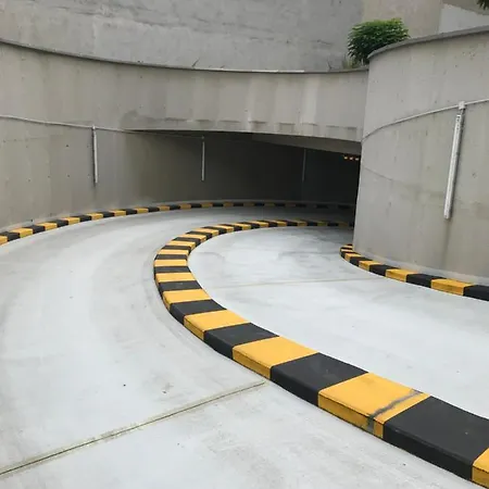 Leo Free Parking!!! Apartmán *