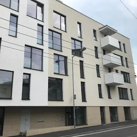 Leo Free Parking!!! براتسيلافا