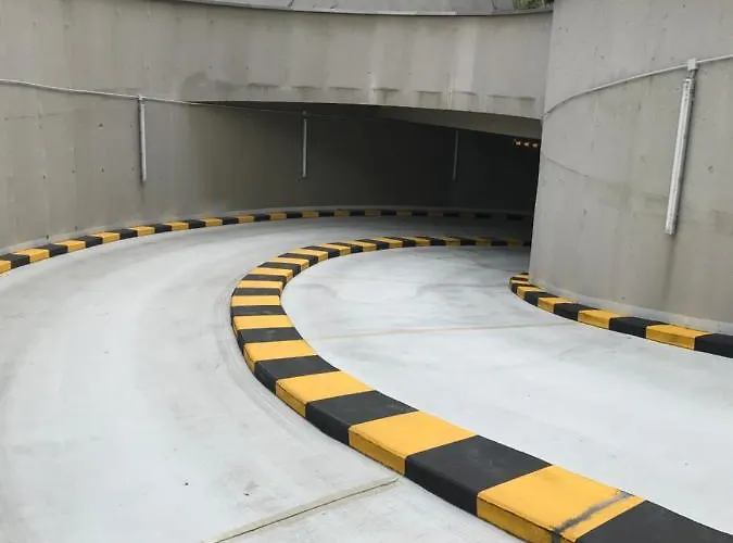 Leo Free Parking!!! شقة *