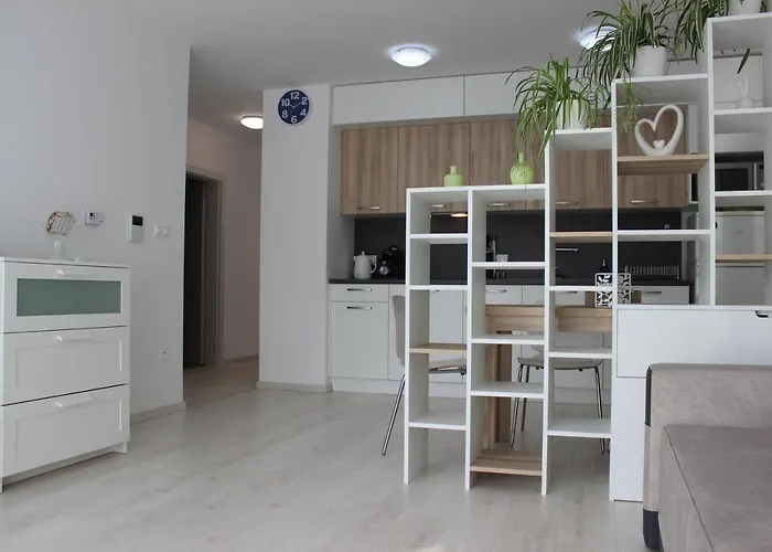 Leo Free Parking!!! شقة براتسيلافا