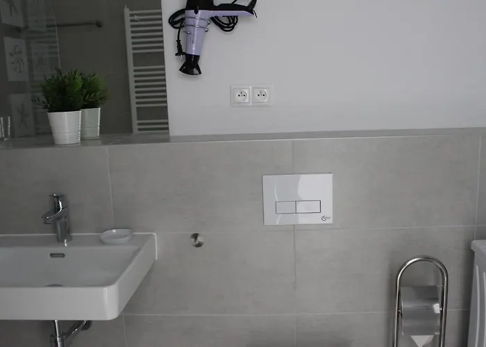 Leo Free Parking!!! شقة